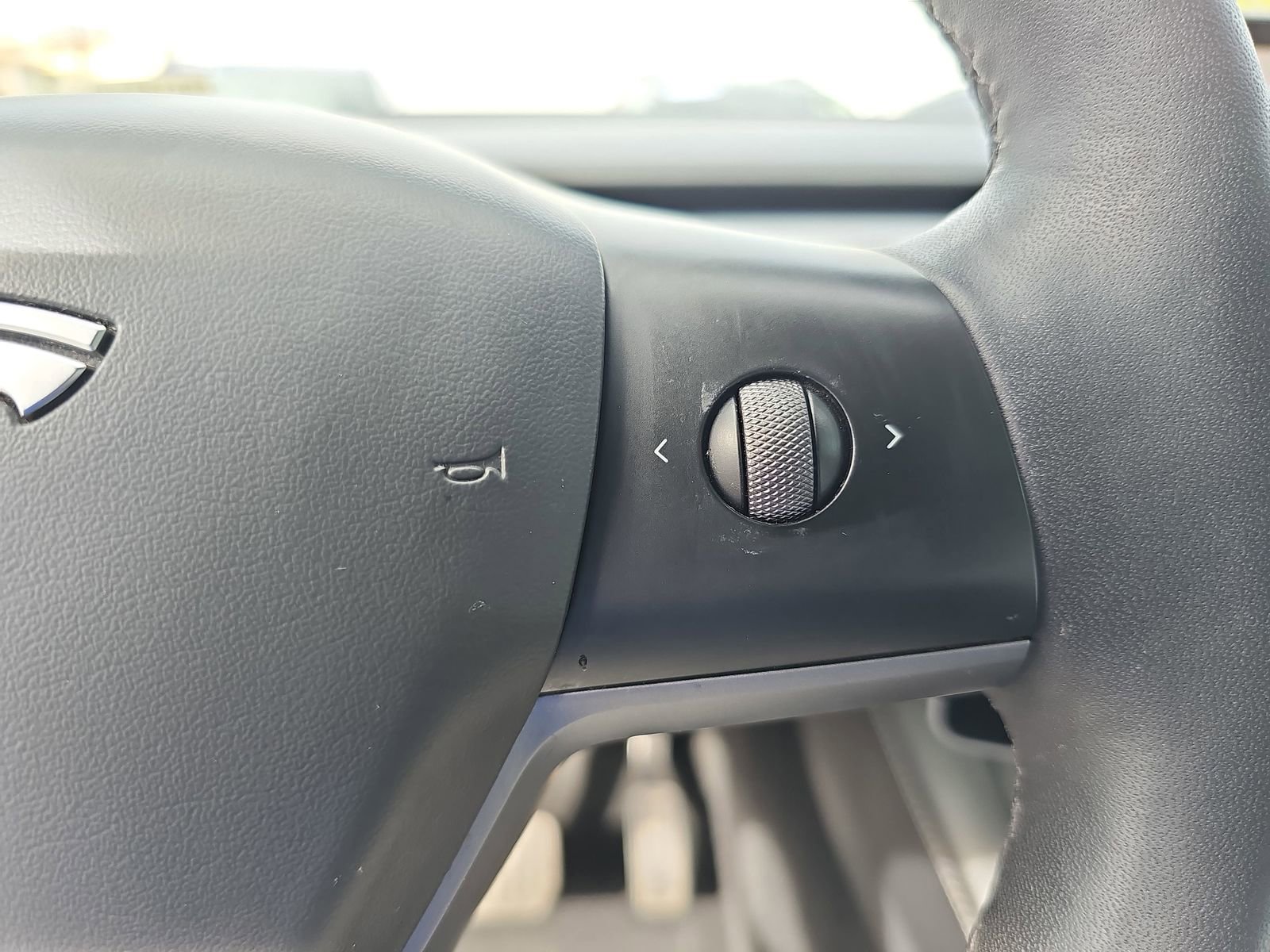 Used 2023 Tesla Model Y Long Range AWD/4WD image 18