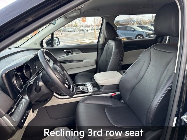 Used 2023 Kia Carnival LX image 16