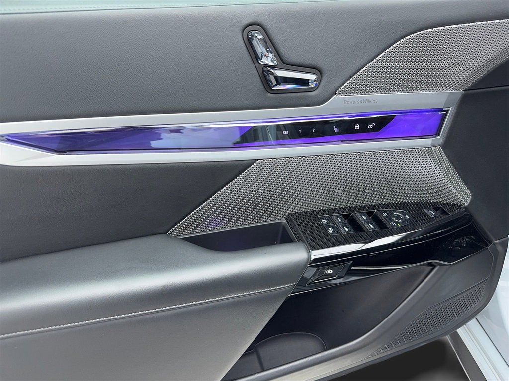 Used 2023 BMW 740i image 39