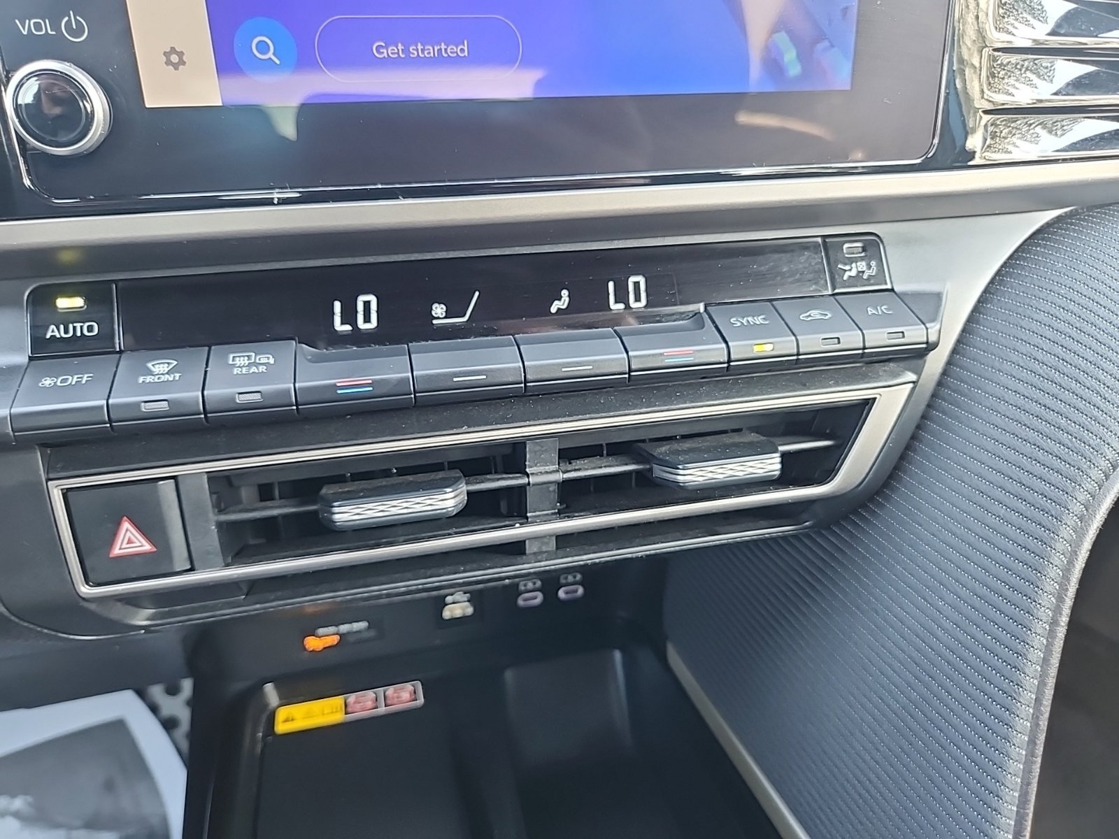 Used 2025 Toyota Camry SE FWD image 11