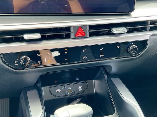New 2026 Kia Sorento LX FWD image 15