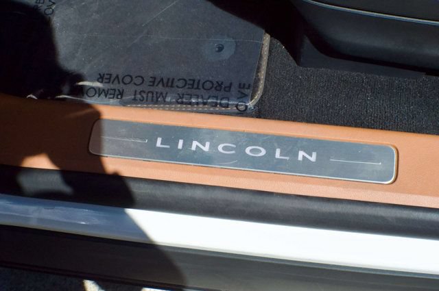 Used 2025 Lincoln Aviator Black Label w/ Jet Appearance Package AWD/4WD image 38