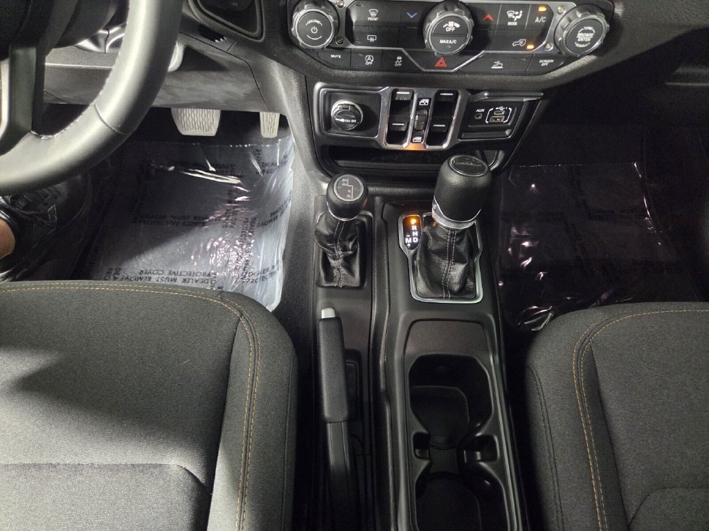 Used 2026 Jeep Gladiator Sport AWD/4WD image 13