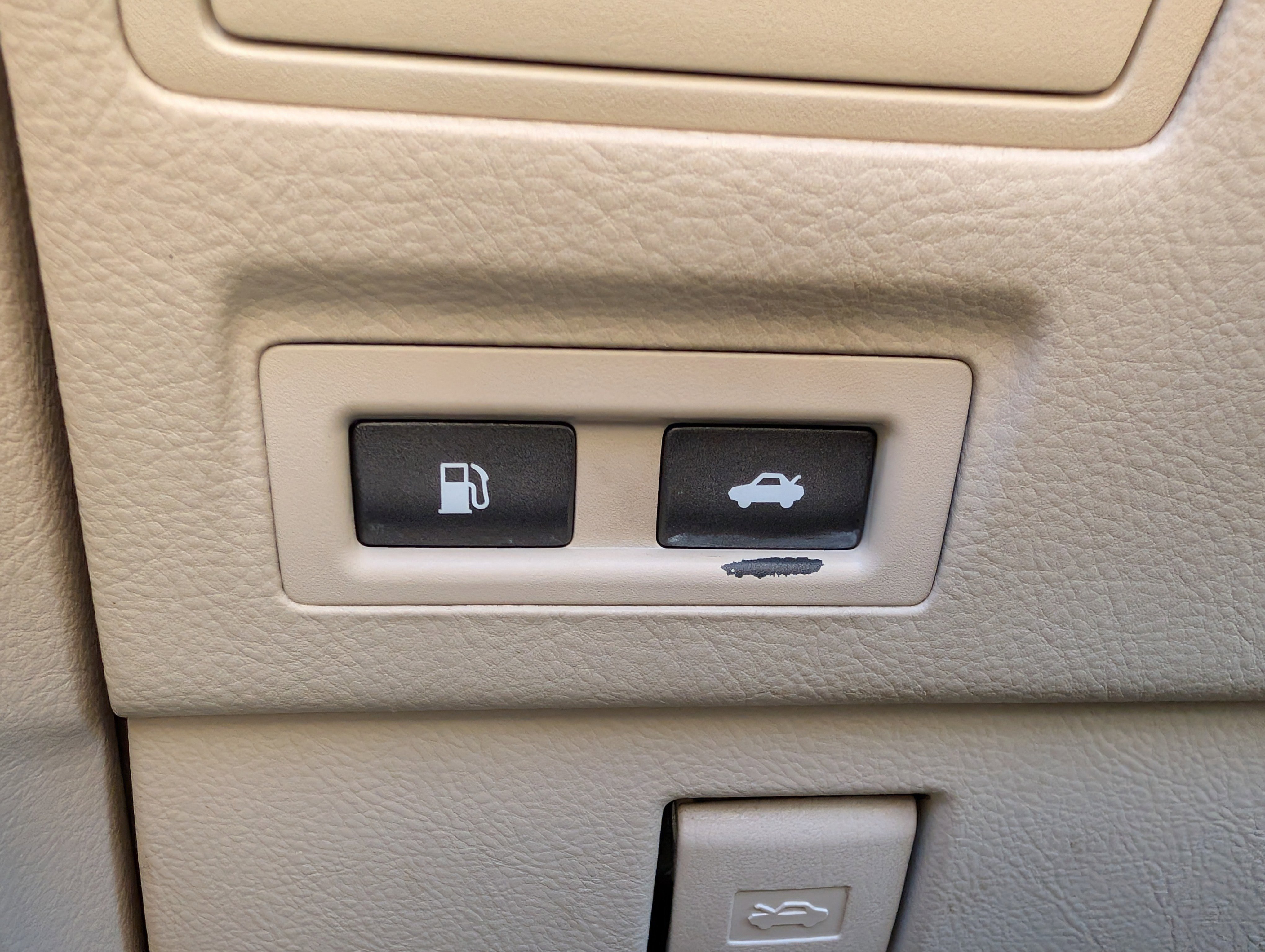 Used 2010 Lexus LS 460 AWD image 28