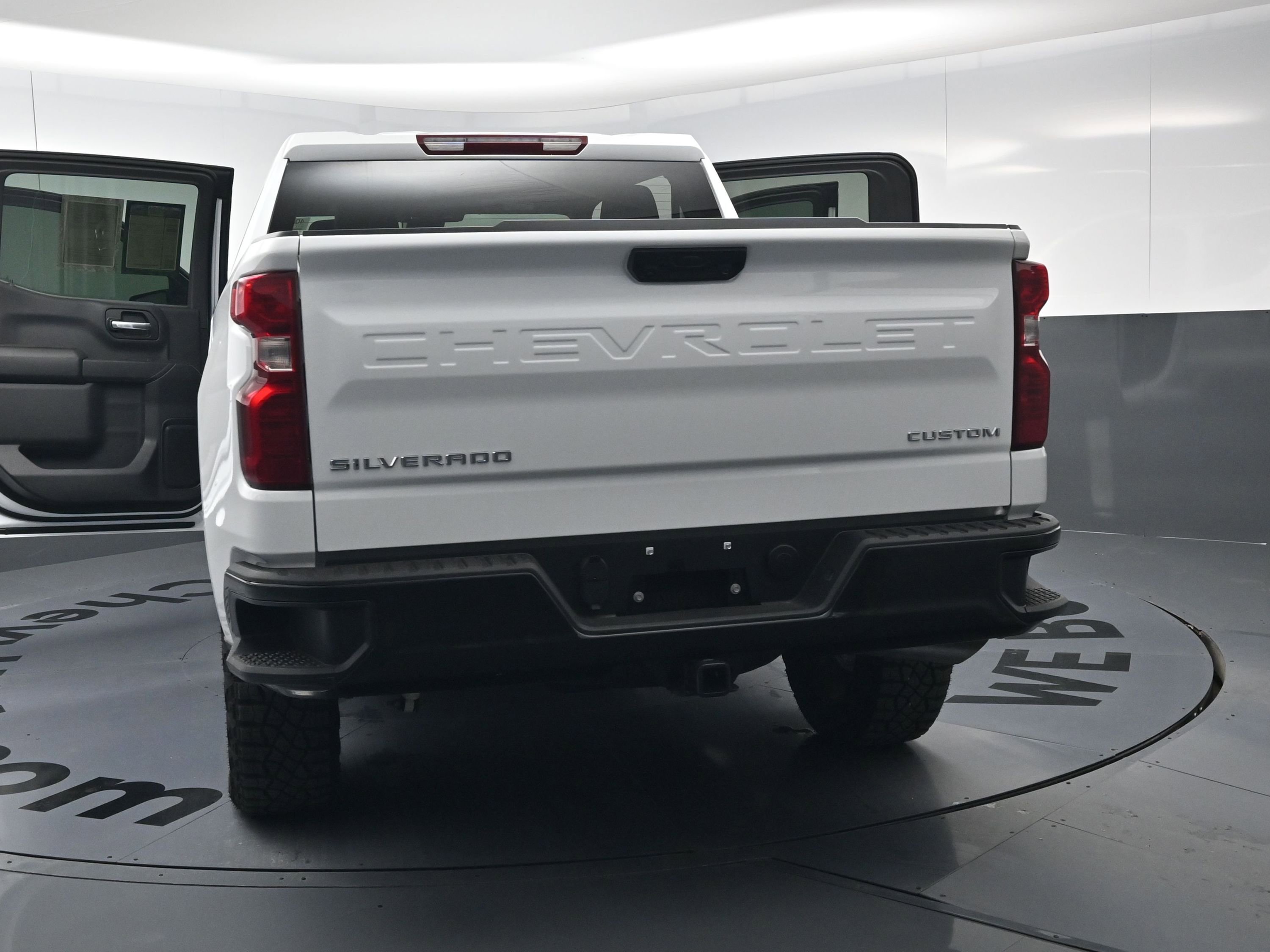 Used 2024 Chevrolet Silverado 1500 Custom Trail Boss w/ LPO, Dark Essentials Package image 43