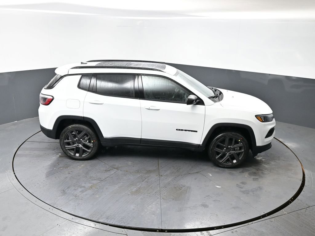 New 2026 Jeep Compass Latitude w/ Sun and Sound Group image 25