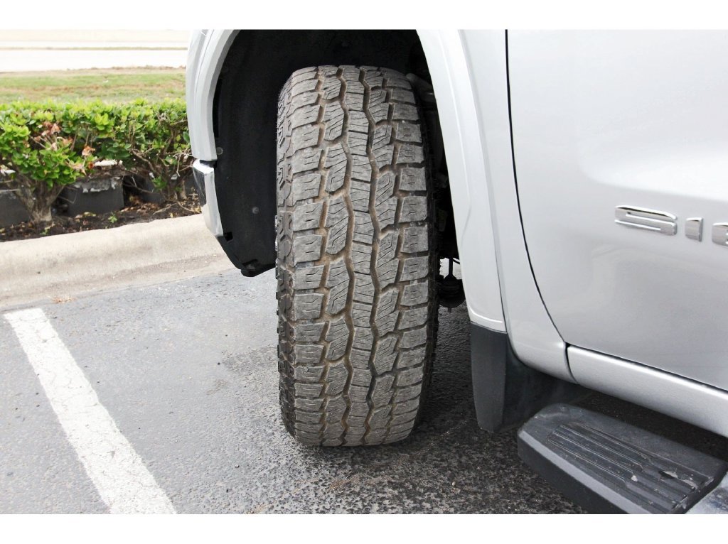 Used 2020 GMC Sierra 1500 SLT RWD image 35