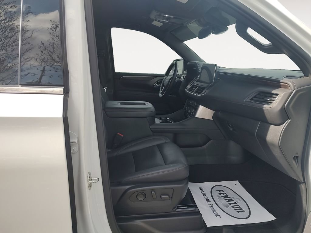 Used 2023 Chevrolet Tahoe LT w/ Luxury Package image 15