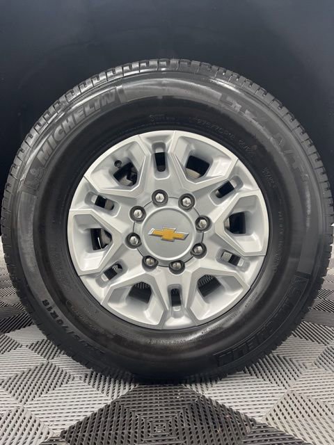 Used 2025 Chevrolet Silverado 3500 LT w/ All Star Edition image 9