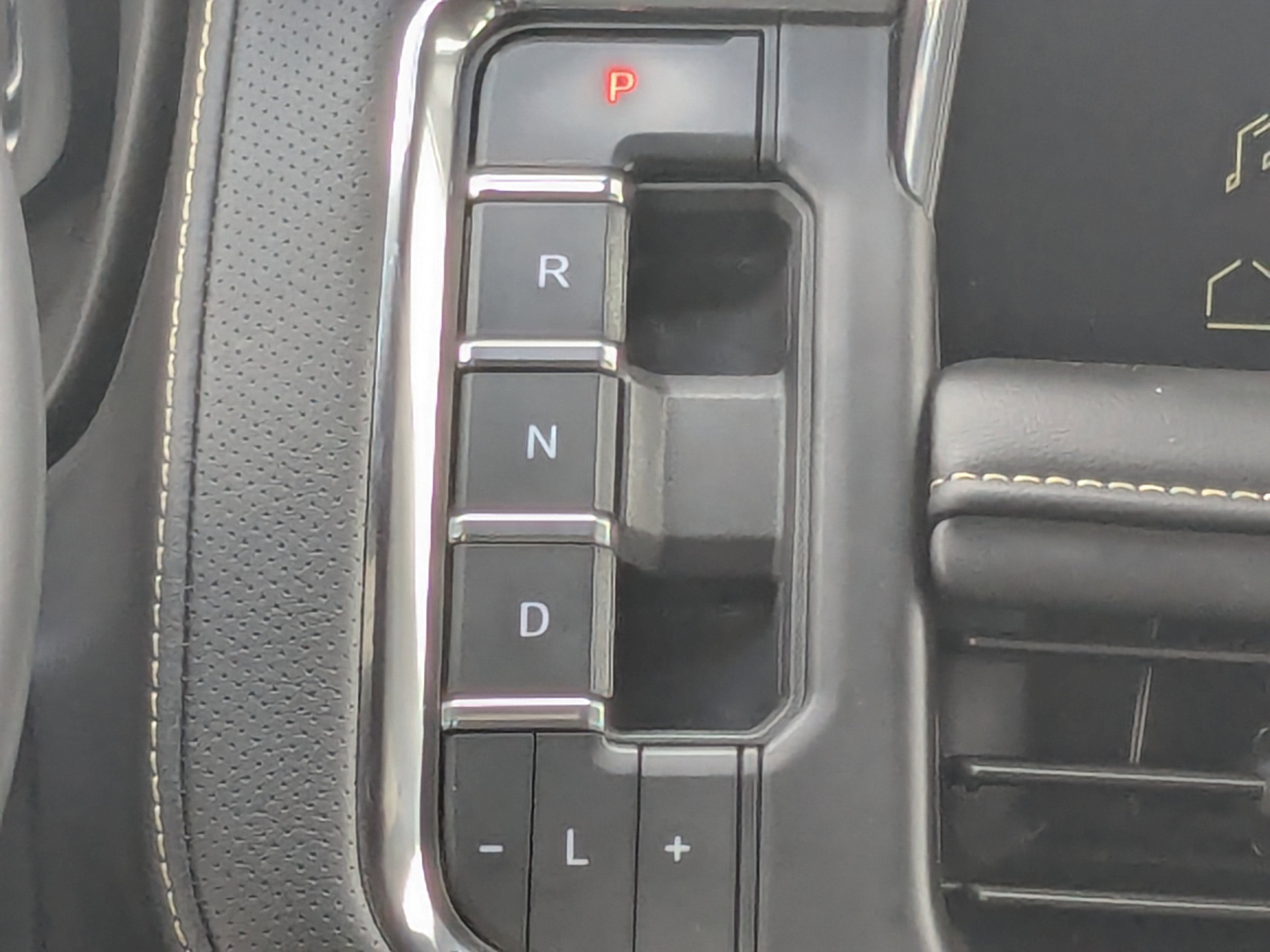 Used 2024 GMC Yukon SLT image 27