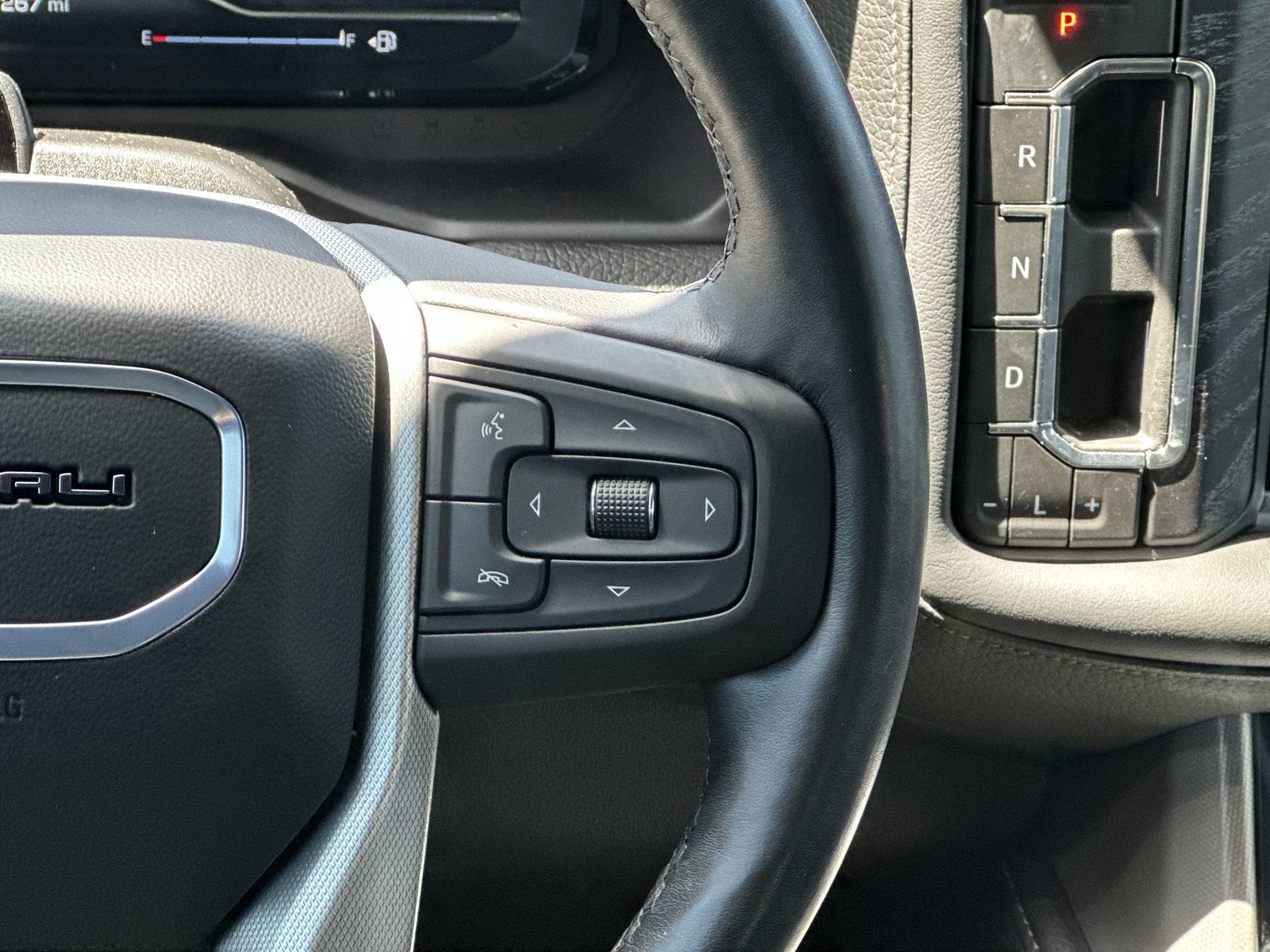 Used 2024 GMC Yukon Denali w/ Denali Reserve Package AWD/4WD image 21