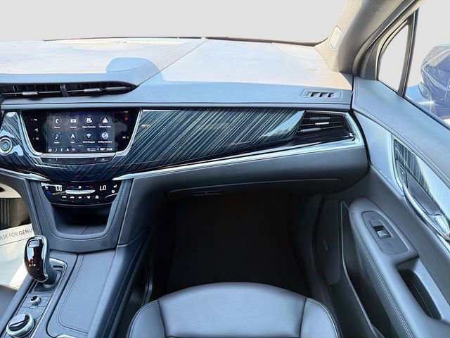 Used 2024 Cadillac XT6 Premium Luxury w/ Technology Package image 19