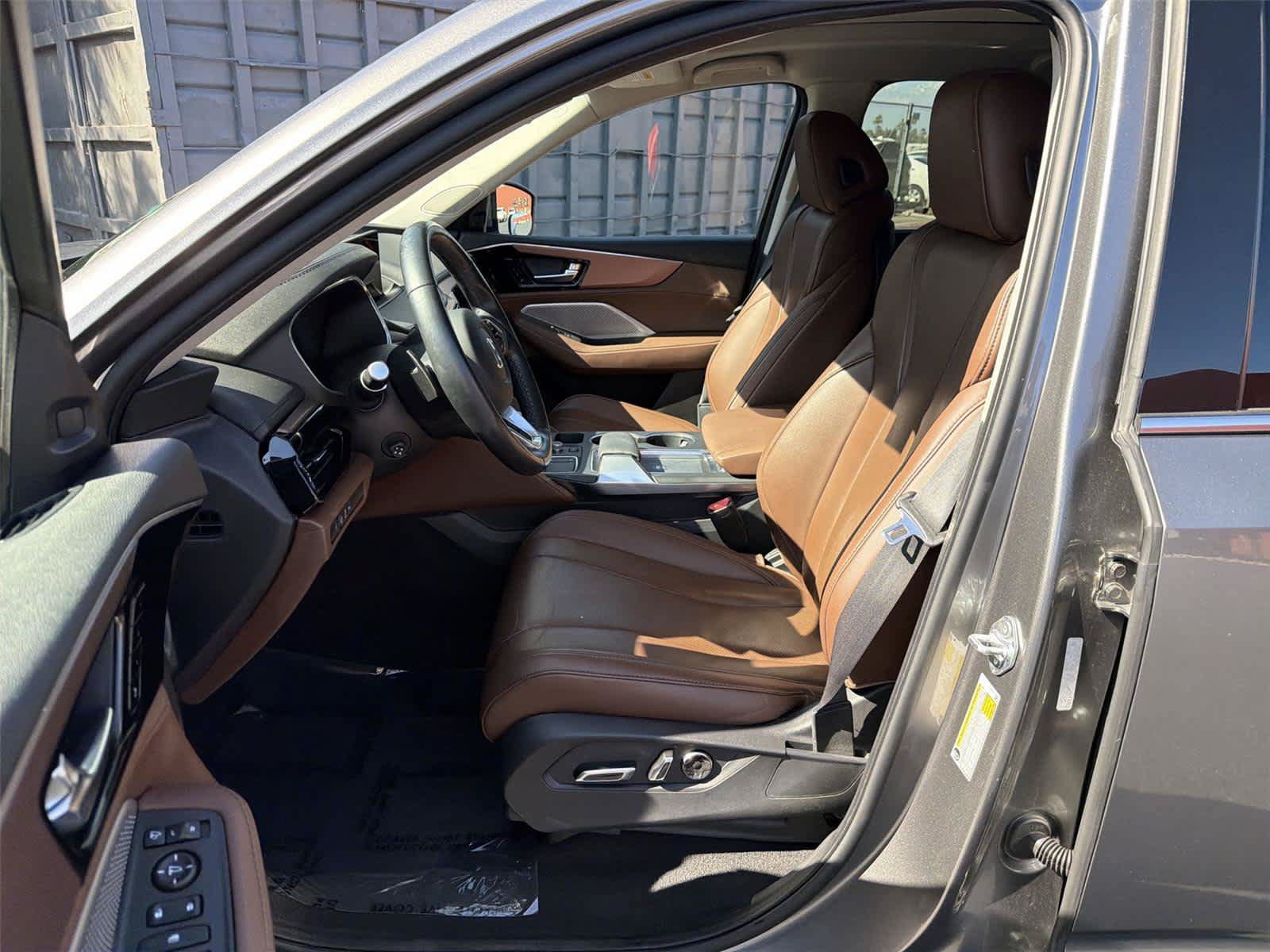 Used 2023 Acura MDX w/ Technology Package AWD/4WD image 12