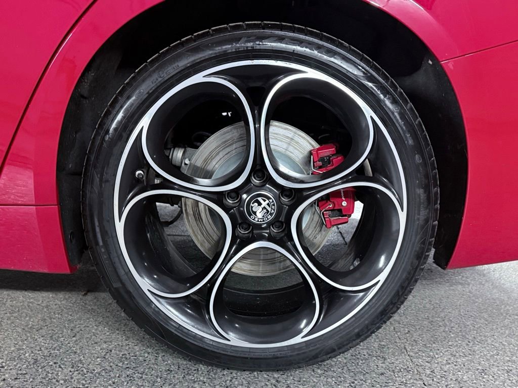 Used 2022 Alfa Romeo Giulia Veloce image 14