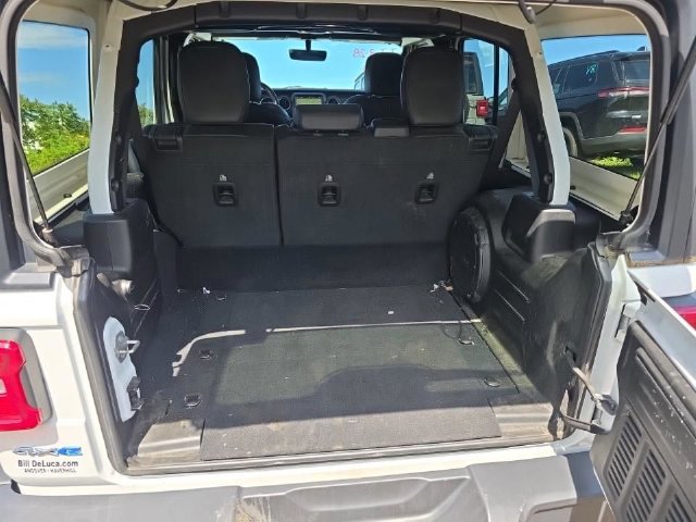 Certified 2023 Jeep Wrangler Unlimited Sahara w/ Dual Top Group AWD/4WD image 5