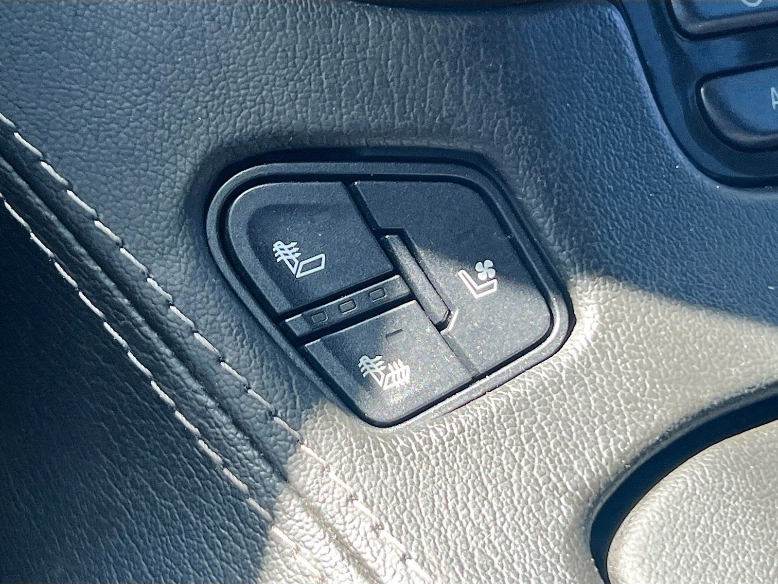 Used 2020 Chevrolet Tahoe Premier image 21