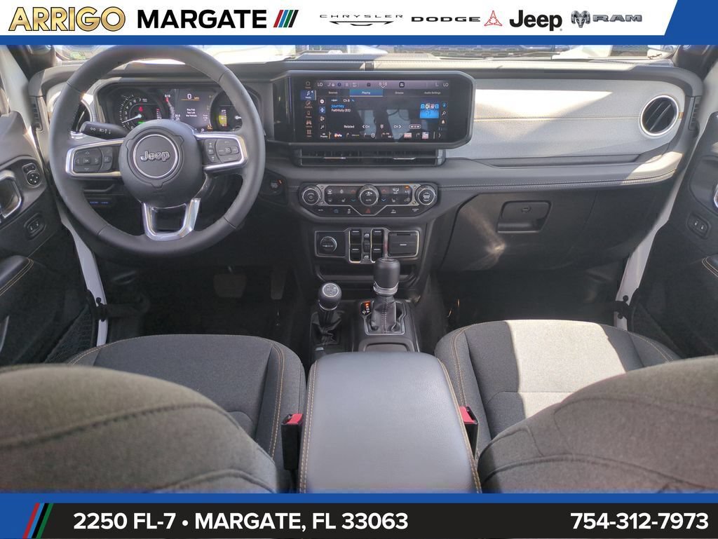 Used 2025 Jeep Wrangler Unlimited Sahara AWD/4WD image 15