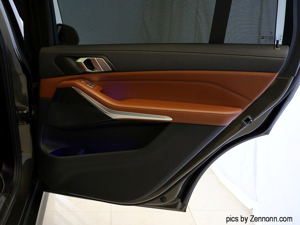 Used 2022 BMW X7 xDrive40i w/ M Sport Package image 36