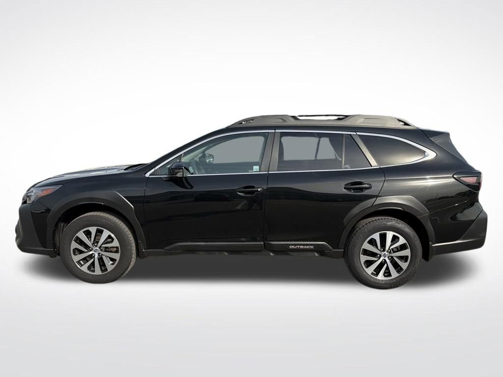 Used 2023 Subaru Outback Premium image 3