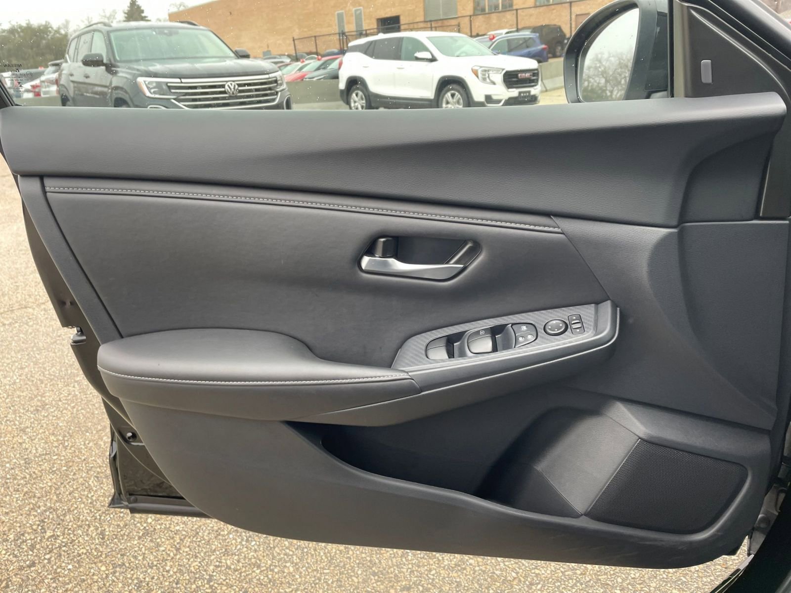 Used 2025 Nissan Sentra SV image 18