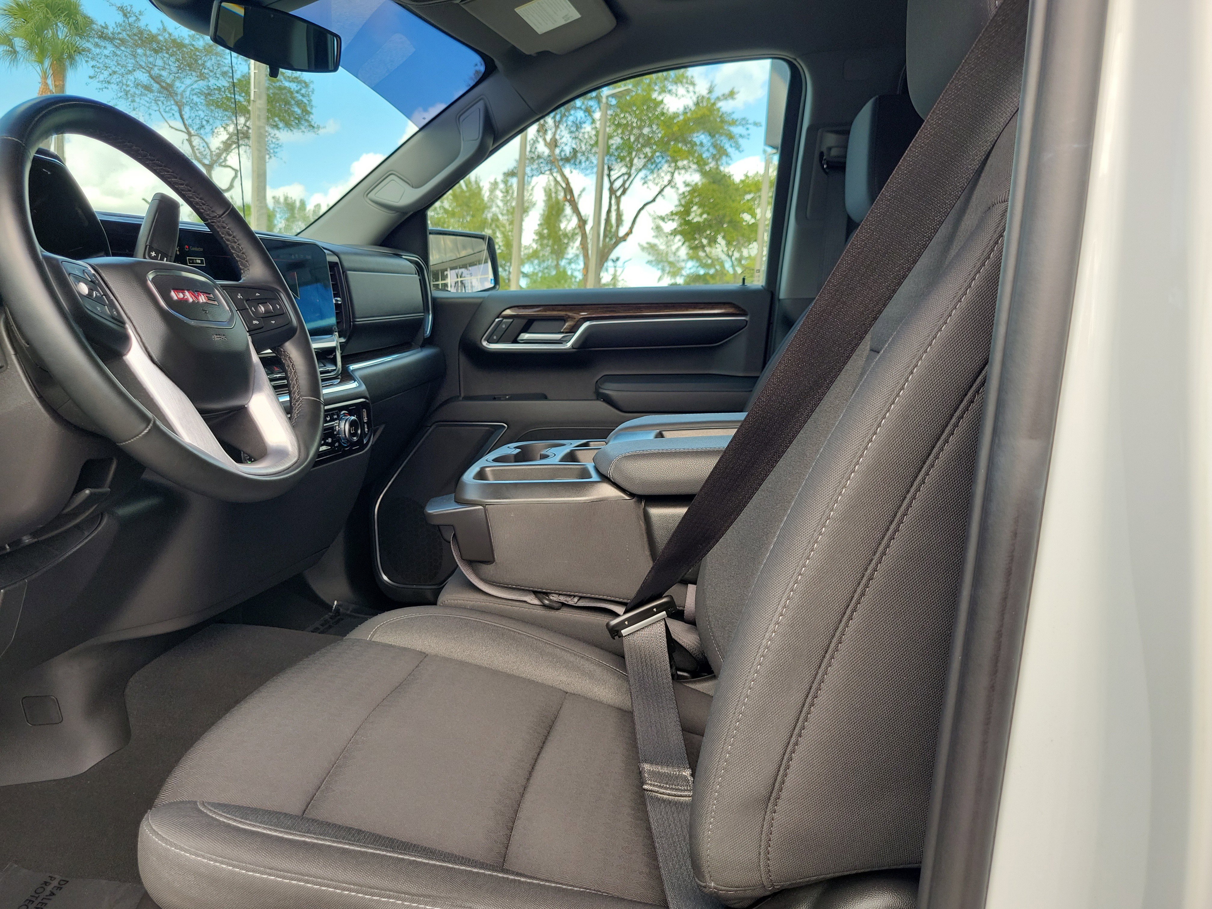 Used 2023 GMC Sierra 1500 Elevation image 12