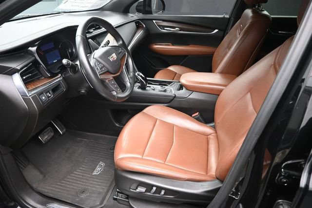 Used 2022 Cadillac XT5 Sportv w/ LPO, ONYX Package AWD/4WD image 9