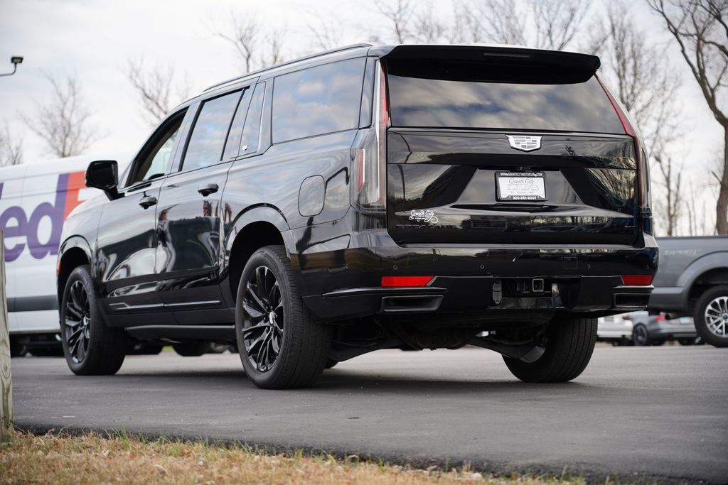 Used 2024 Cadillac Escalade ESV Sport Platinum w/ LPO, ONYX Package image 5