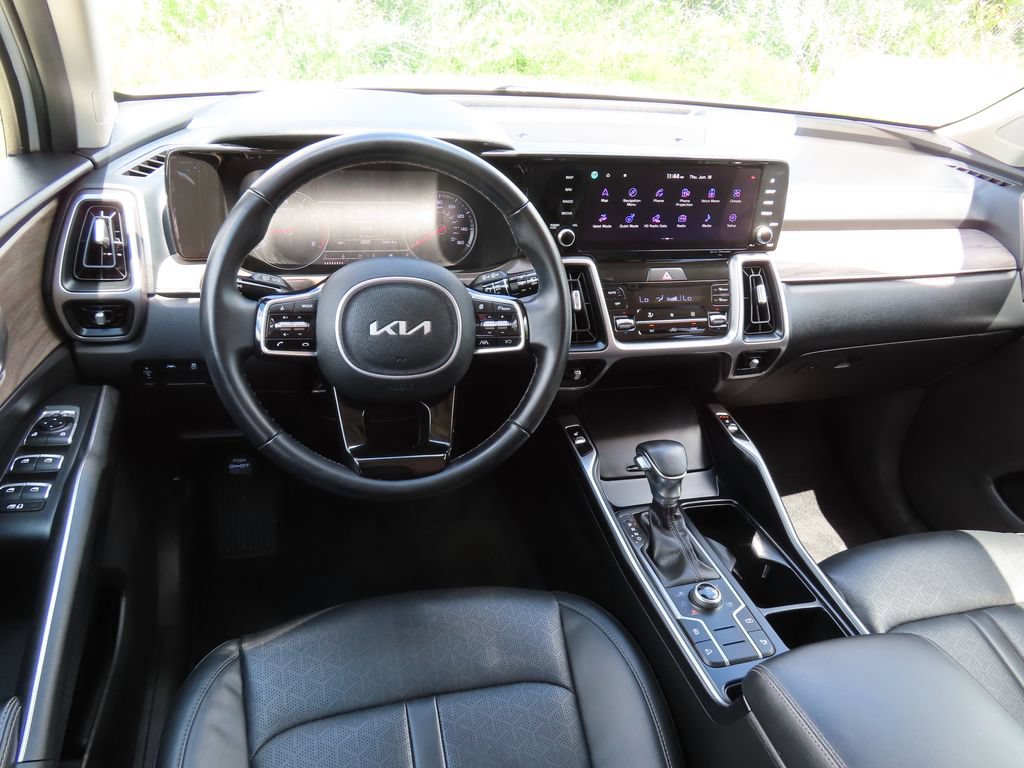Certified 2022 Kia Sorento S w/ Panoramic Sunroof Package AWD/4WD image 5