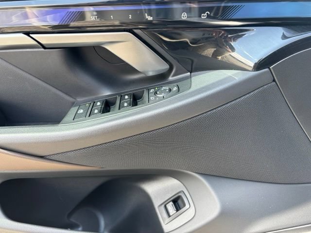 Used 2024 BMW i5 eDrive40i w/ Premium Package RWD image 14