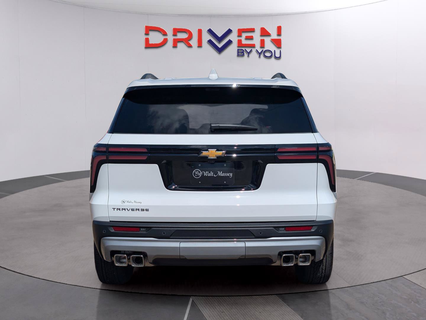 New 2026 Chevrolet Traverse LT w/ Sun and Wheel Package FWD image 4