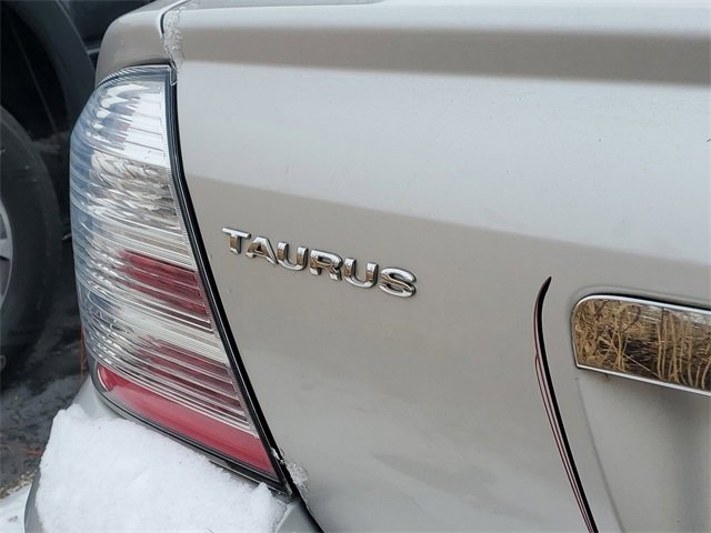 Used 2008 Ford Taurus Limited image 26