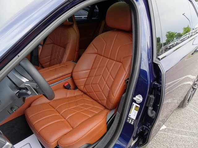 Used 2026 BMW 760i xDrive w/ Executive Package AWD/4WD image 11