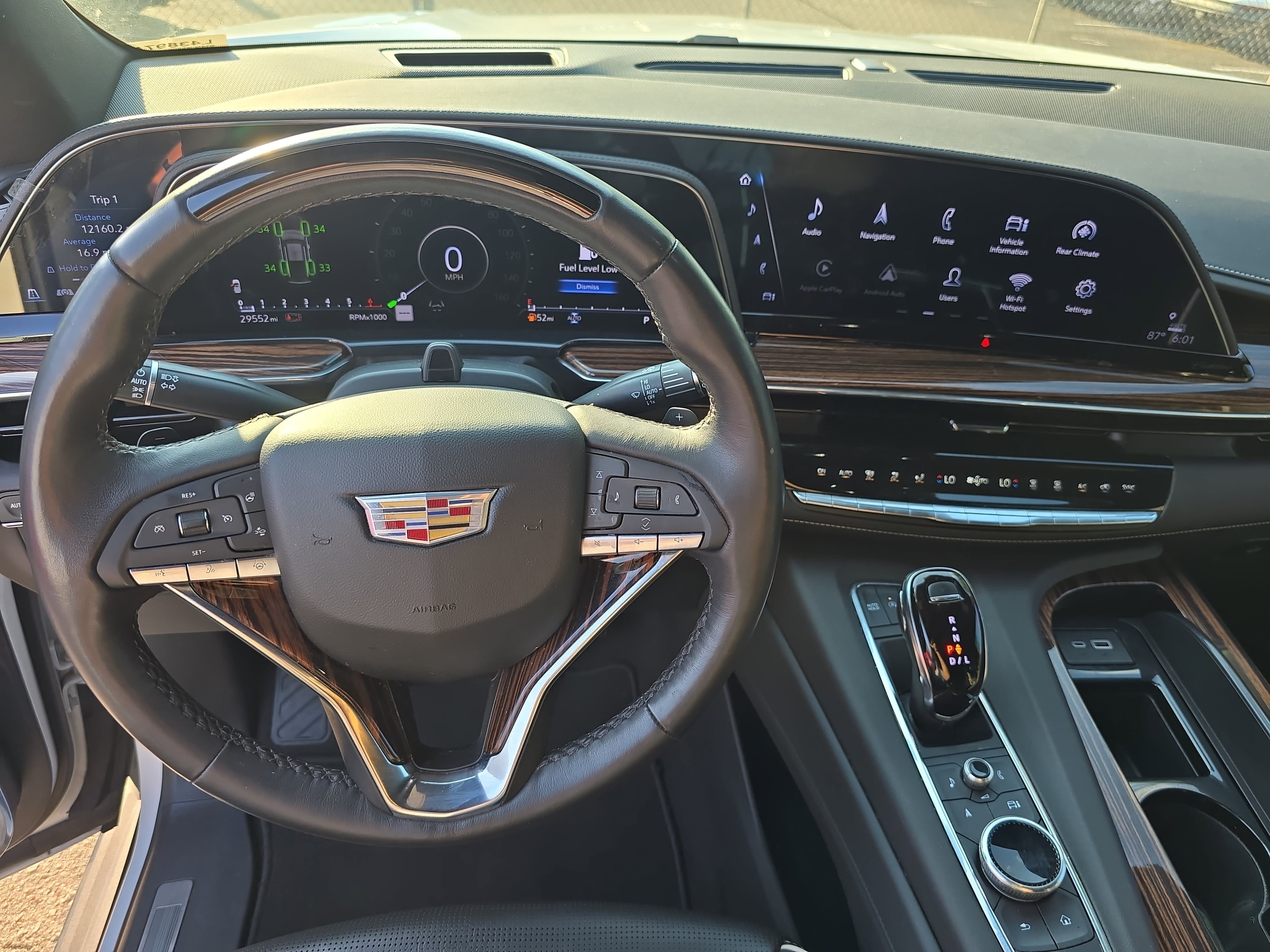 Certified 2024 Cadillac Escalade ESV Premium Luxury w/ Performance Package AWD/4WD image 16