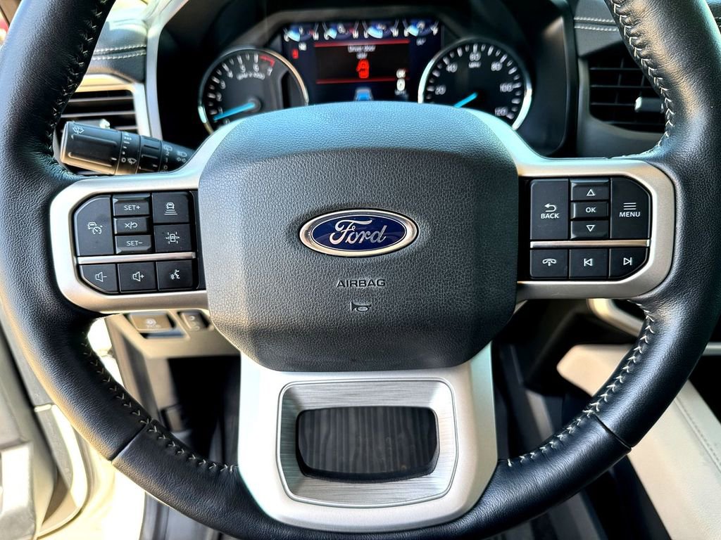 Used 2023 Ford Expedition XLT image 14