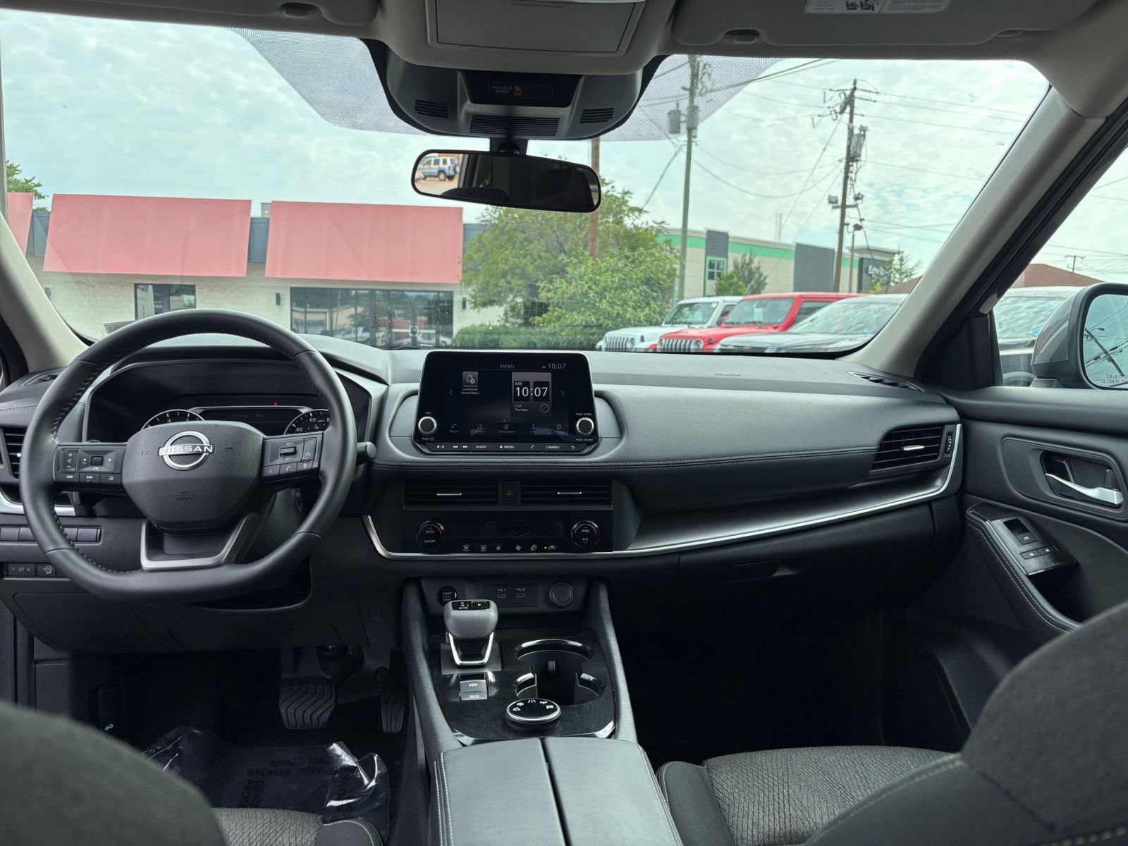 Used 2026 Nissan Rogue SV AWD/4WD image 34