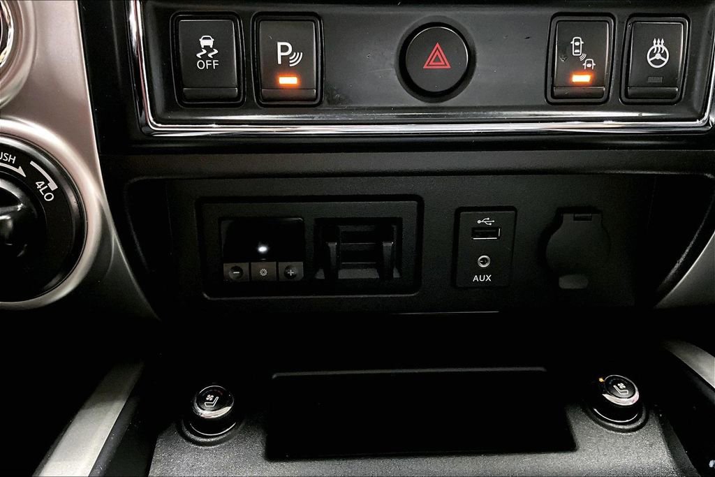 Used 2018 Nissan Titan PRO-4X image 16
