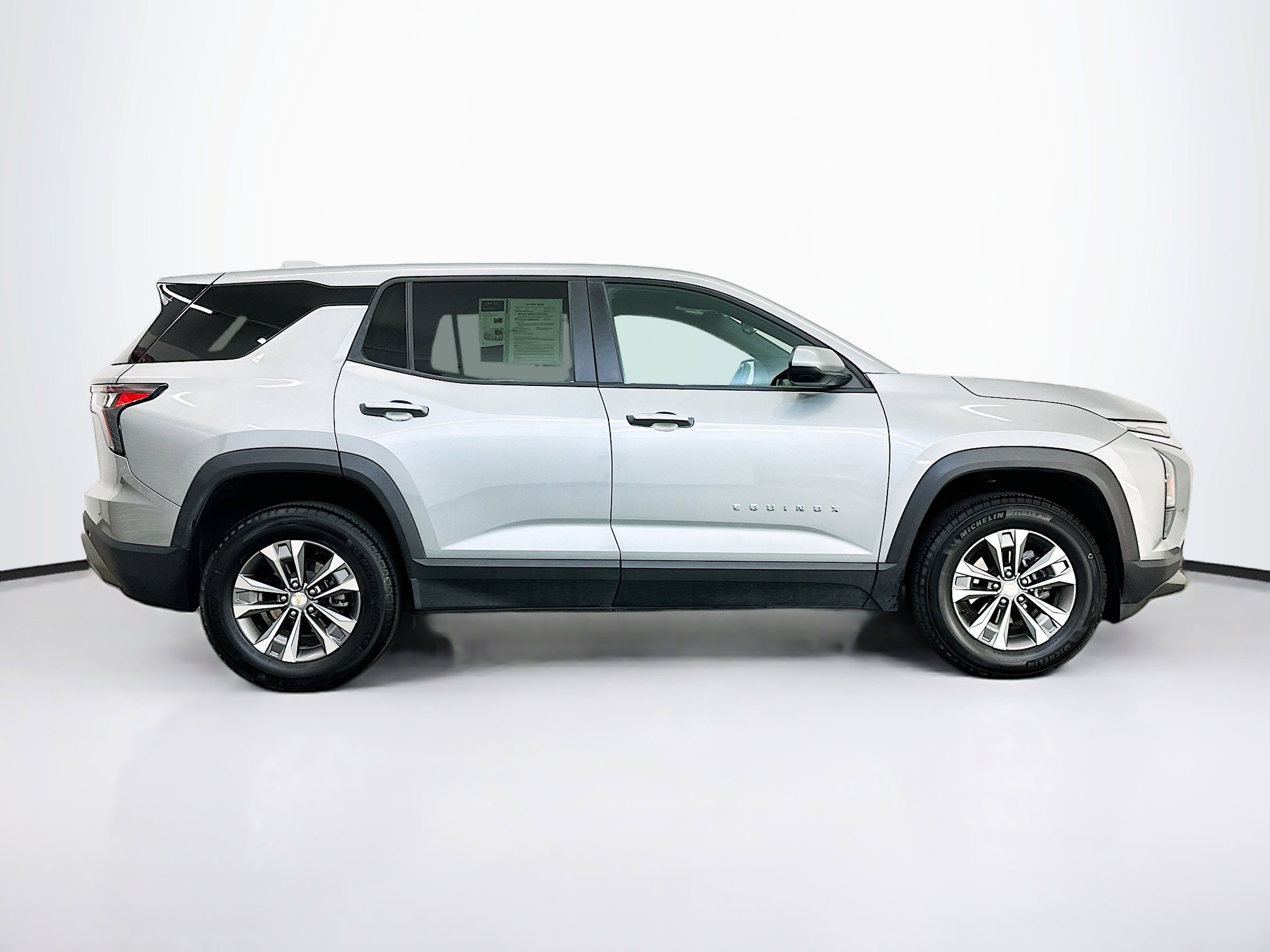 Used 2025 Chevrolet Equinox LT AWD/4WD image 10