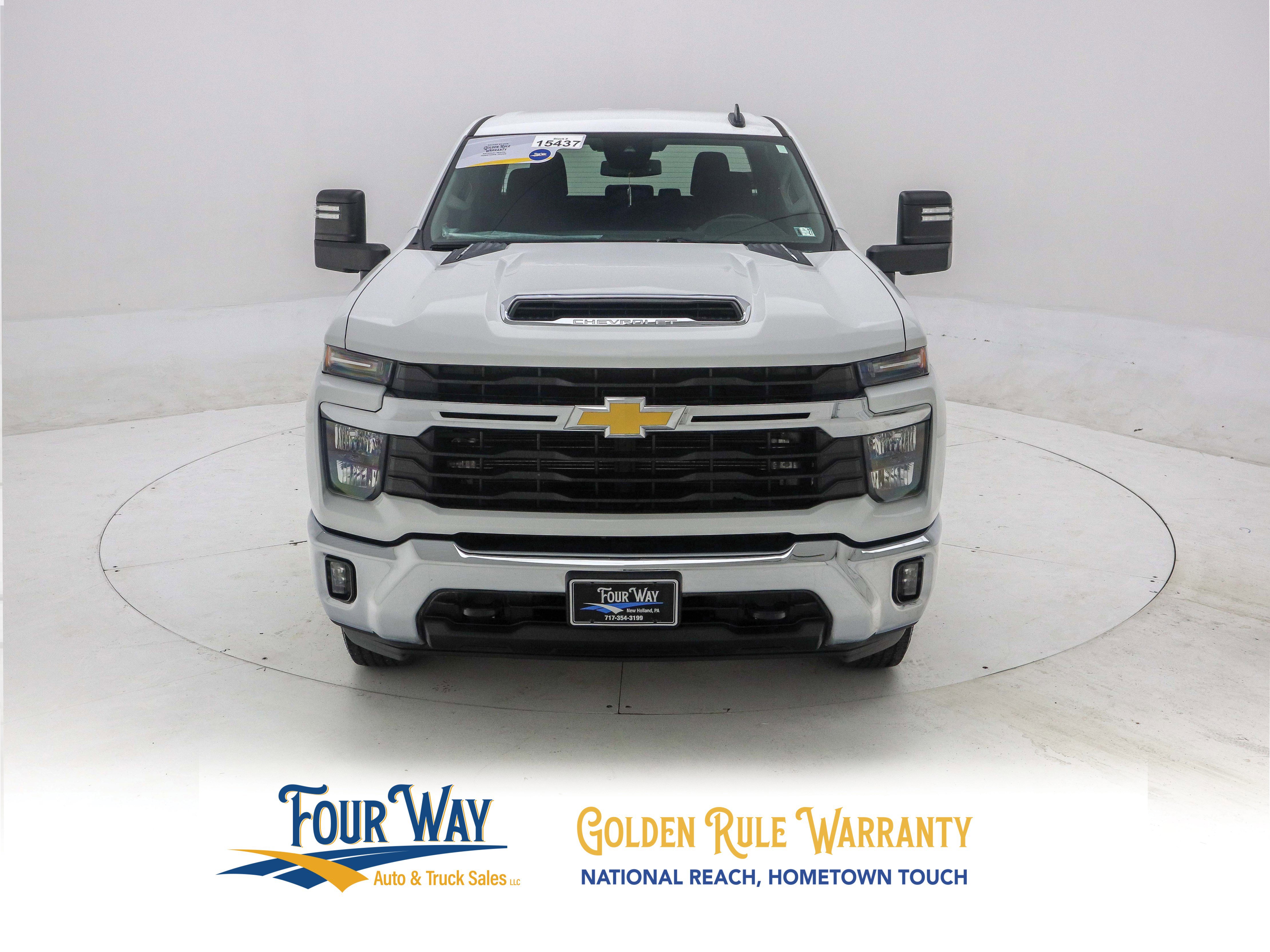 Used 2024 Chevrolet Silverado 2500 LT w/ Convenience Package image 9