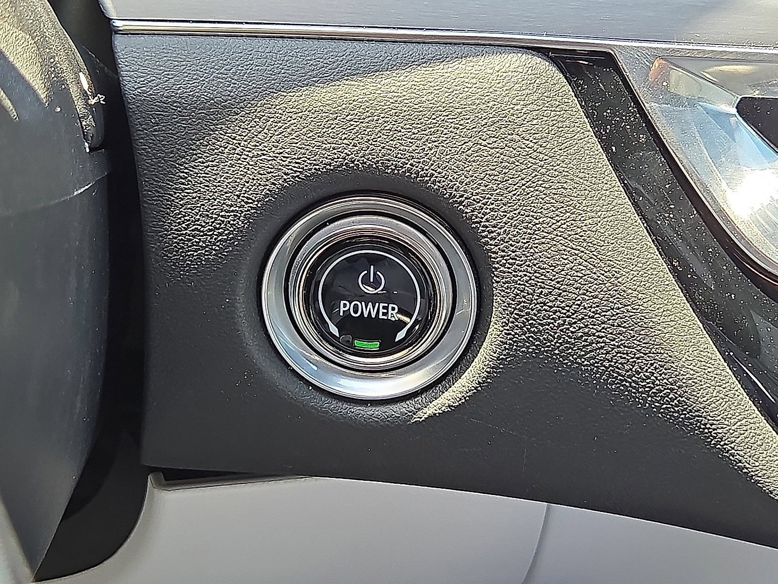Used 2024 Cadillac Lyriq Sport AWD/4WD image 33