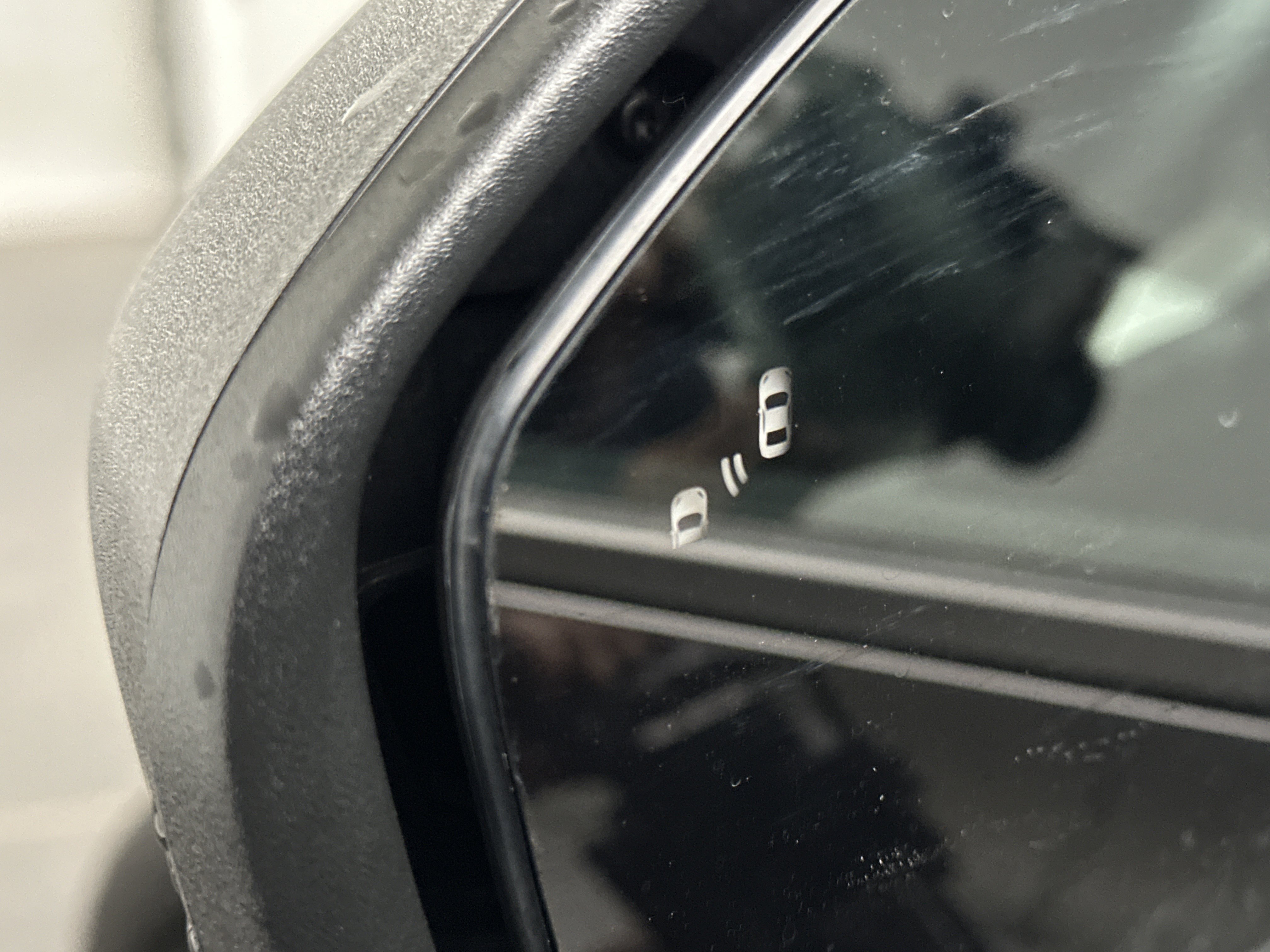 Used 2023 Ford Explorer XLT w/ Equipment Group 202A image 5