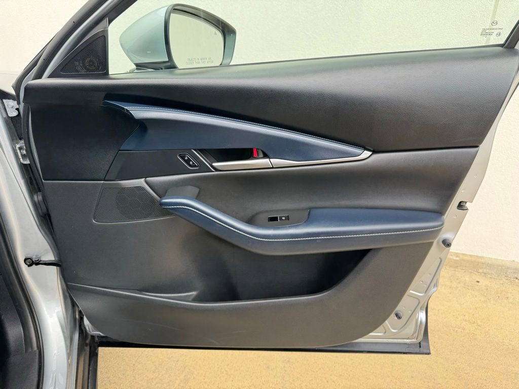 Used 2020 MAZDA CX-30 FWD w/ Select Package image 17