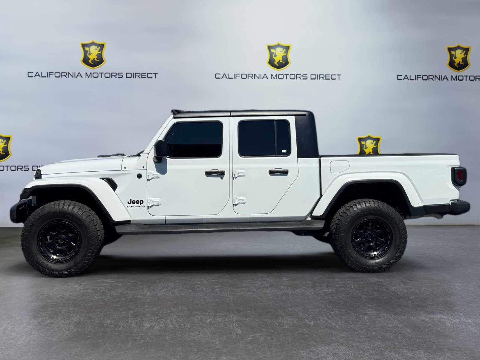 Used 2022 Jeep Gladiator Sport AWD/4WD image 2