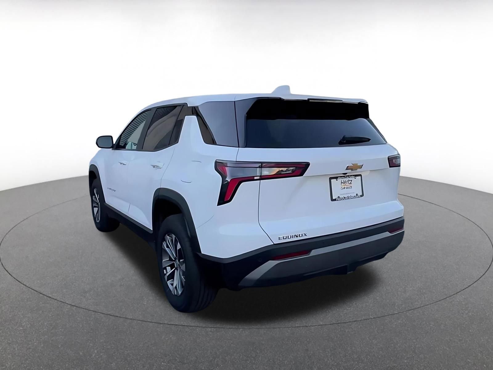 Used 2025 Chevrolet Equinox LT FWD image 11