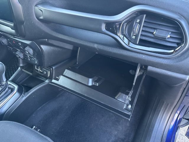 Used 2018 Jeep Renegade Altitude w/ Advanced Technology Group image 39