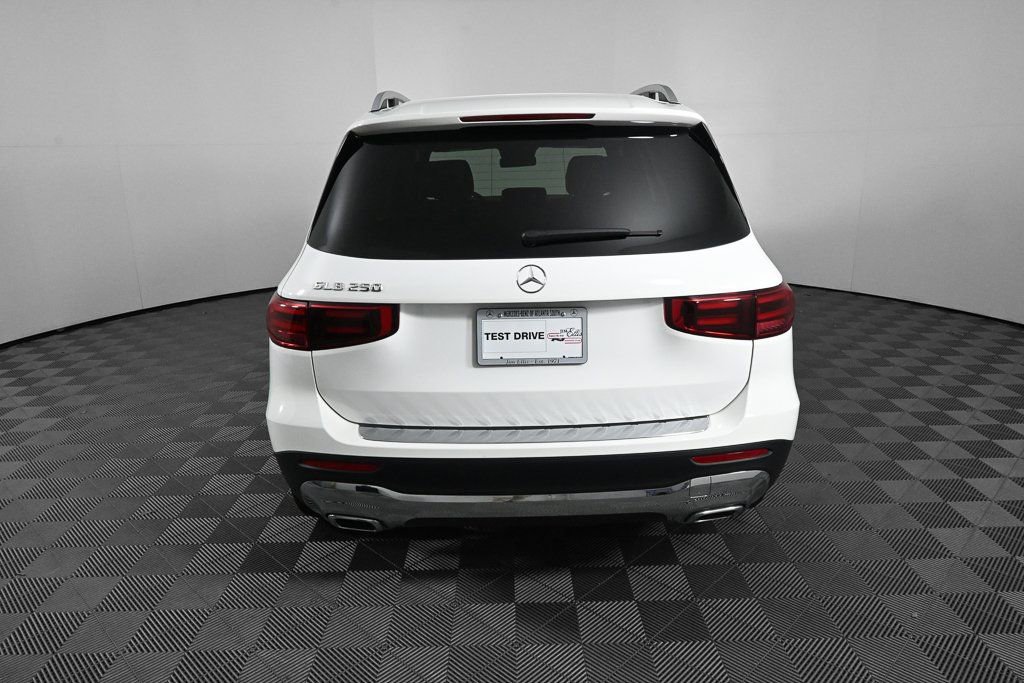 Used 2025 Mercedes-Benz GLB 250 image 29