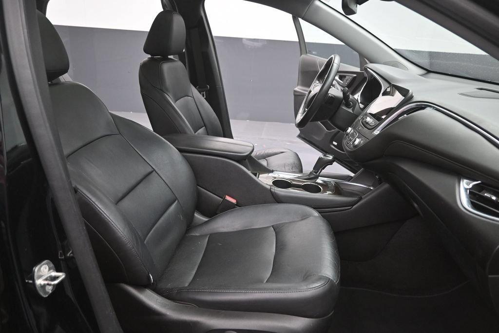 Used 2016 Chevrolet Malibu Premier FWD image 12