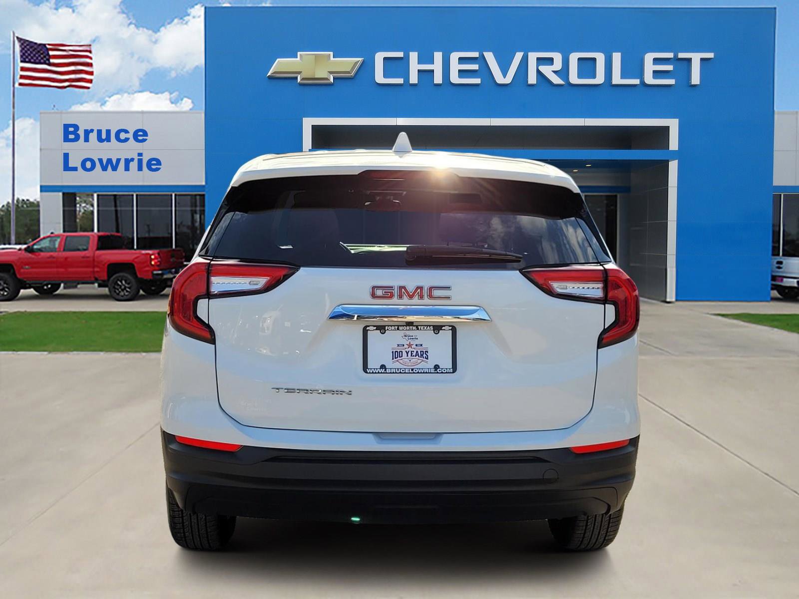 Used 2024 GMC Terrain SLE AWD/4WD image 5