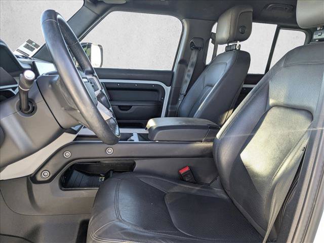 Used 2025 Land Rover Defender 110 X-Dynamic SE AWD/4WD image 13