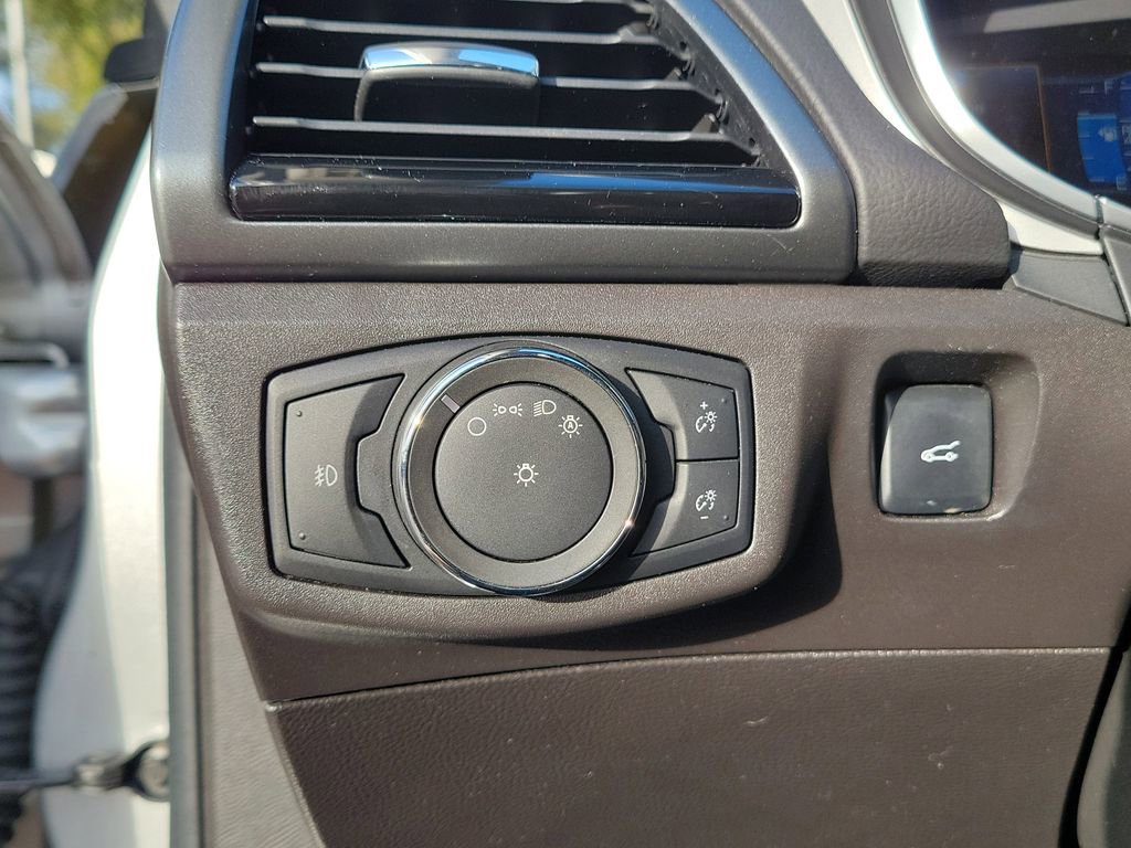 Used 2016 Ford Fusion SE image 18