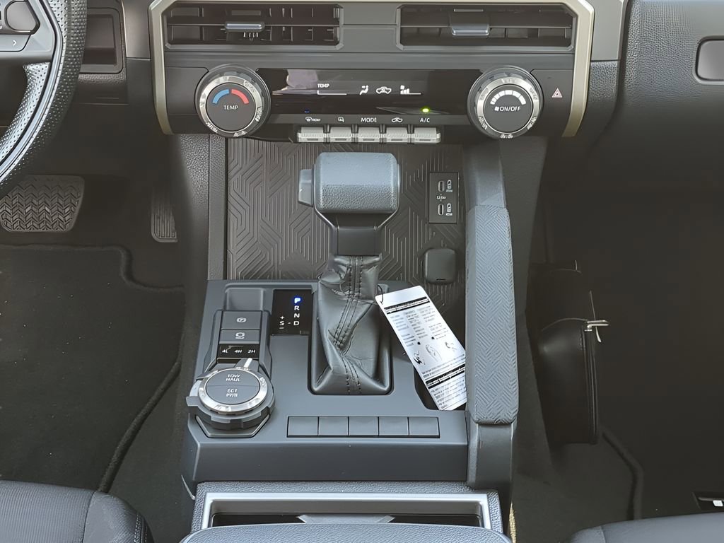 Used 2025 Toyota Tacoma SR5 image 27